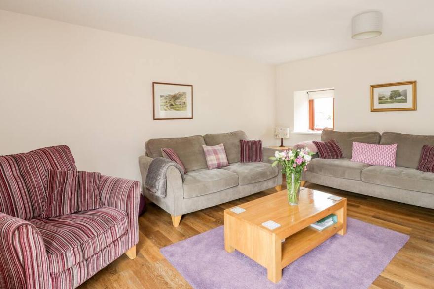 THE OLD GRAINSTORE, family friendly in Bolton Low Houses