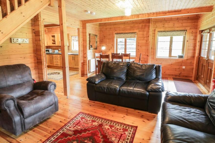 SUNSET LODGE 6, family friendly, with open fire in Llanbedr
