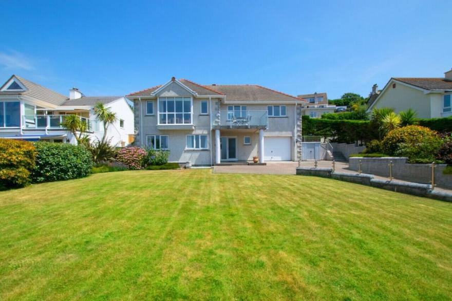 Gwyns An Mor - Four Bedroom House, Sleeps 8