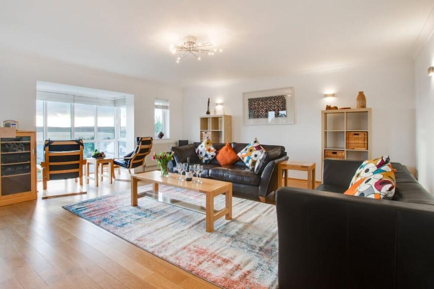 Gwyns An Mor - Four Bedroom House, Sleeps 8