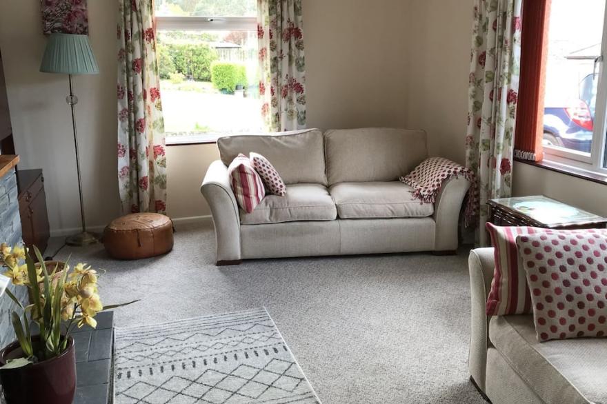TRELOWARTH, pet friendly, character holiday cottage in St Agnes
