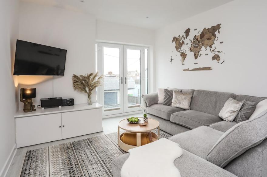 FLAT 4 THE SWELL, family friendly in Rhosneigr