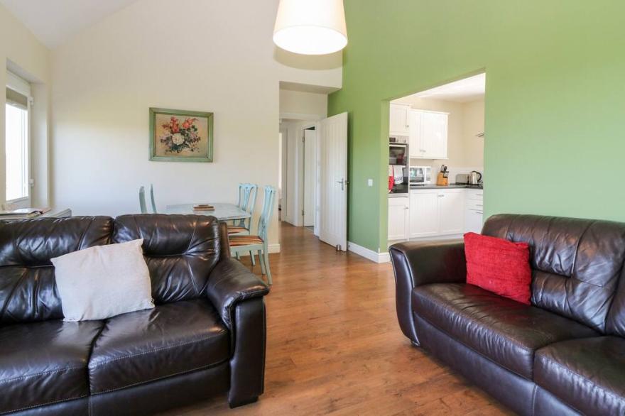 DRIFTWOOD COTTAGE, pet friendly in Salen, Isle Of Mull