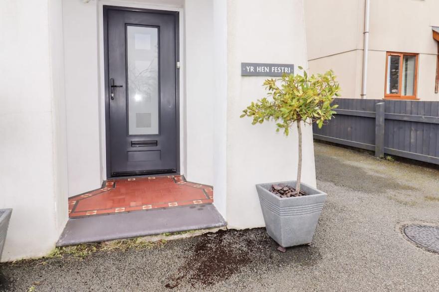 YR HEN FESTRI, family friendly, luxury holiday cottage in Y Felinheli