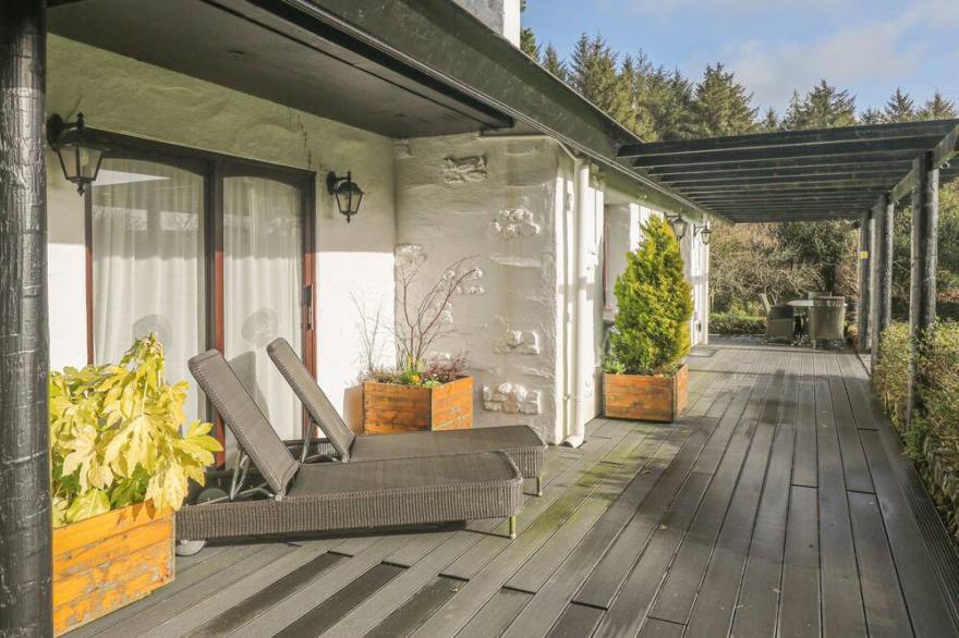 CEDAR LODGE, family friendly, country holiday cottage in Wadebridge