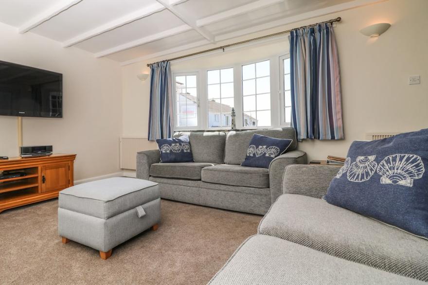 BAYVIEW, pet friendly in Watergate Bay