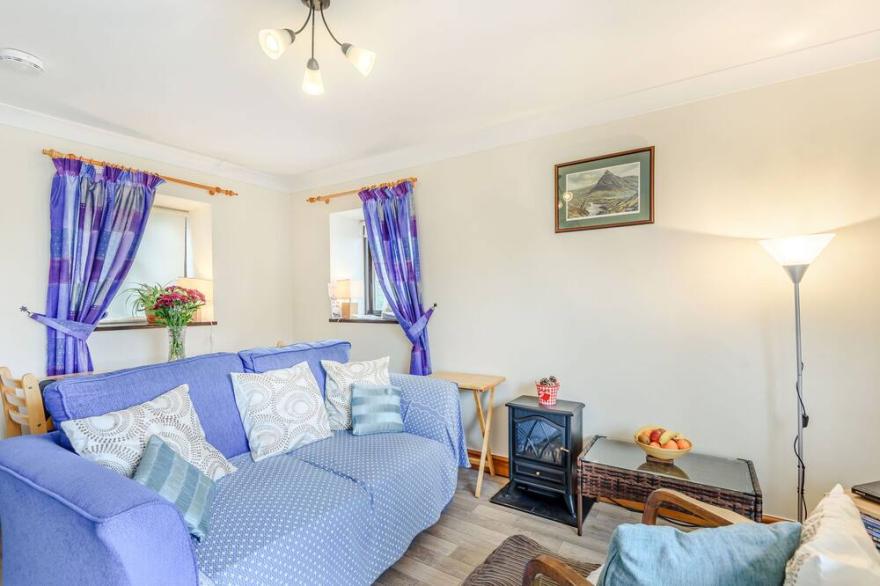 YSTABL - STABLE, romantic, with hot tub in Betws Yn Rhos