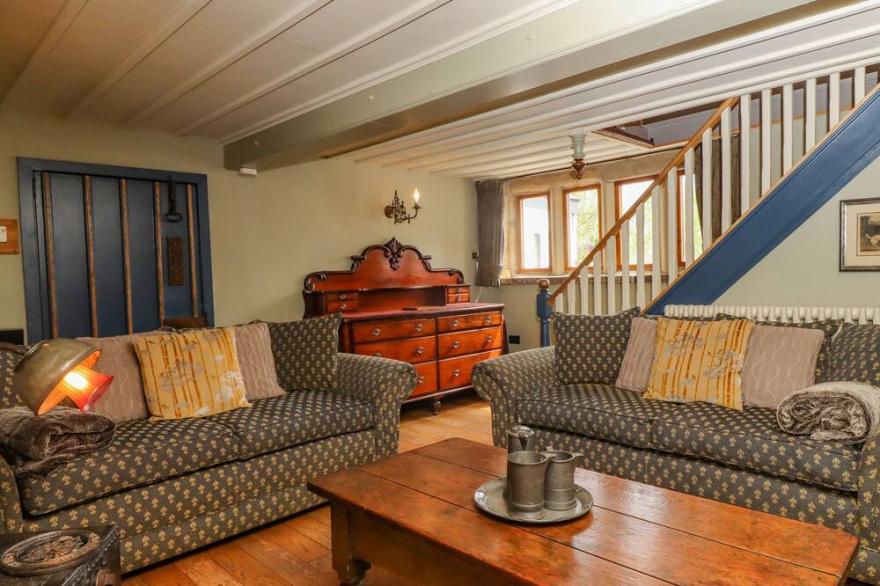 THE DAIRY, romantic, luxury holiday cottage in Haworth