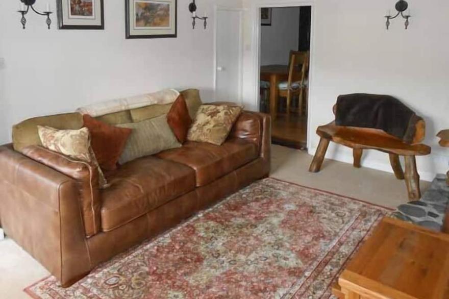 TUCKERMARSH QUAY RIVER COTTAGE 2, family friendly in Bere Alston