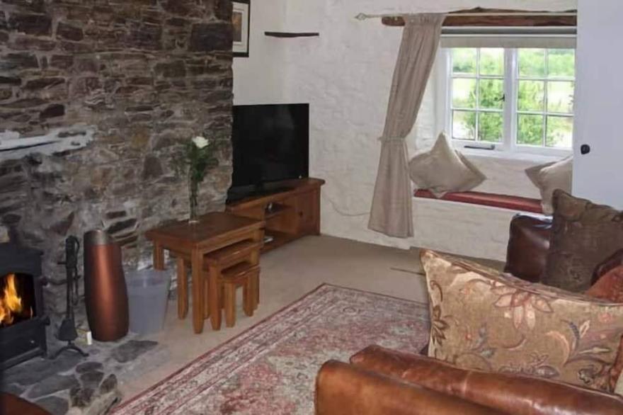 TUCKERMARSH QUAY RIVER COTTAGE 2, family friendly in Bere Alston