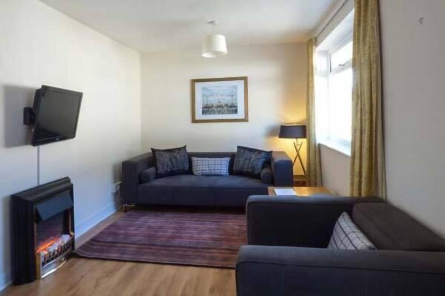 STREAMSIDE, pet friendly, country holiday cottage in Liskeard