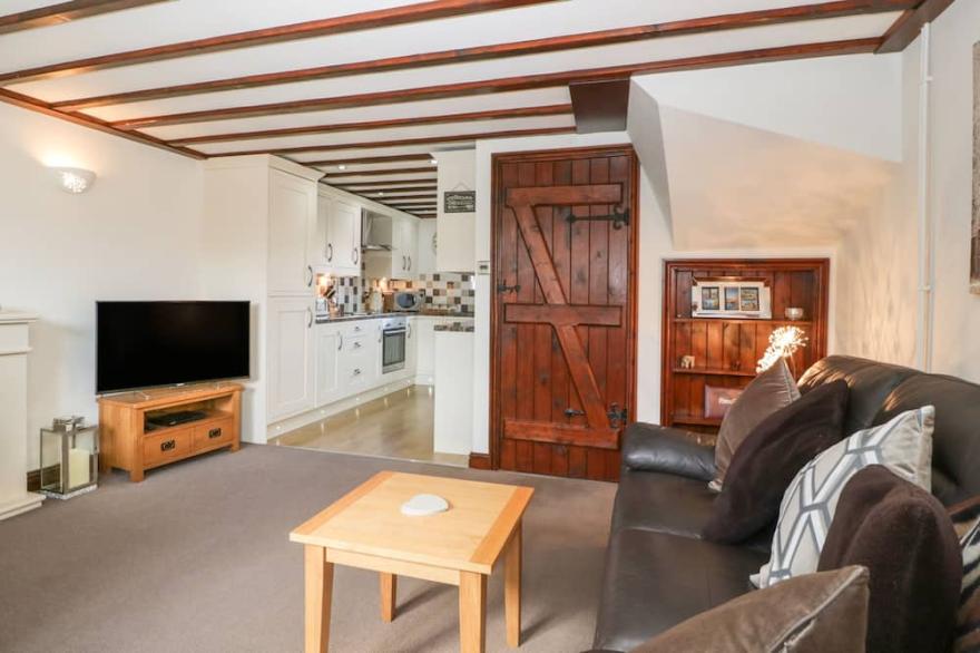 BURFORD COTTAGE, family friendly, with a garden in Clifford Chambers