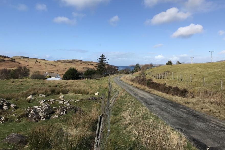6 KNOTT, pet friendly, with open fire in Suladale