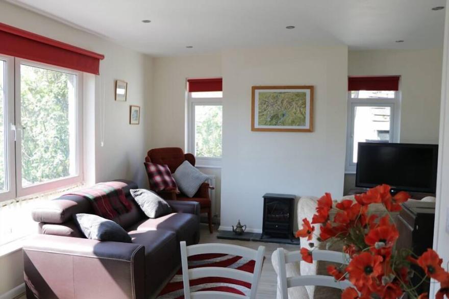 JAKANORI, pet friendly, with a garden in Staveley