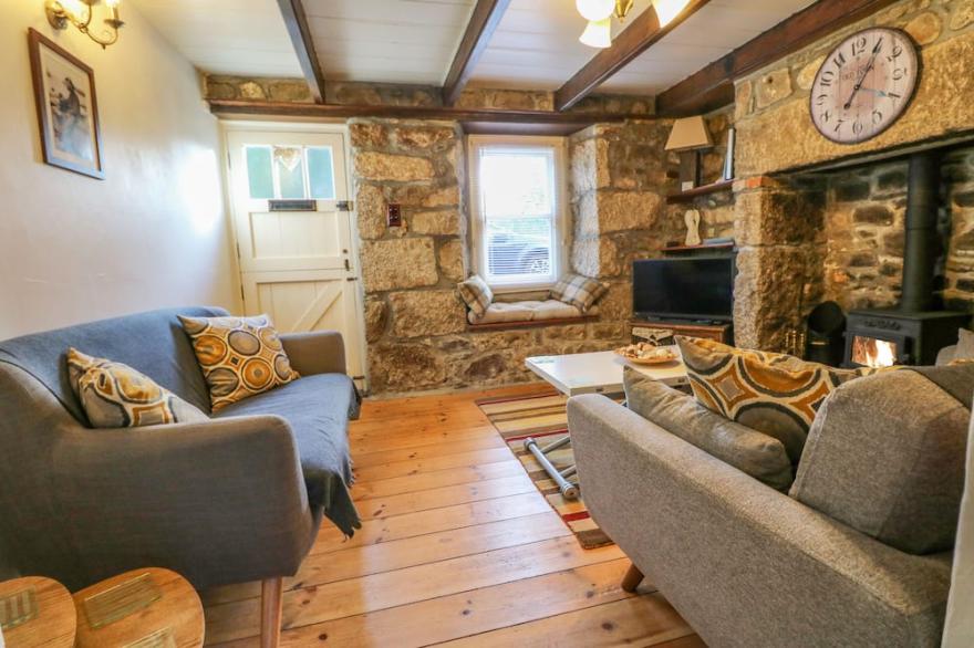 PIPPIN, pet friendly, country holiday cottage in St Ives