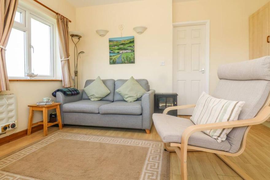 KITTICARN, family friendly, character holiday cottage in Sennen Cove