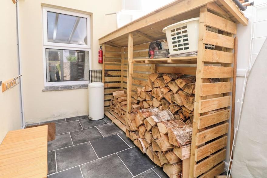 BOSLOW, family friendly, with open fire in St Just