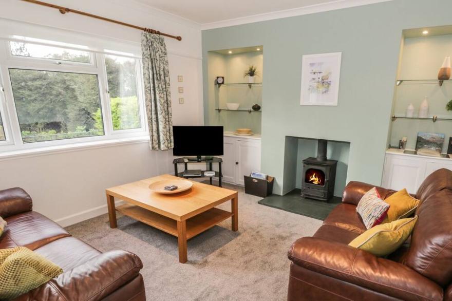 THOMPSON COTTAGE, family friendly, with open fire in Ambleside