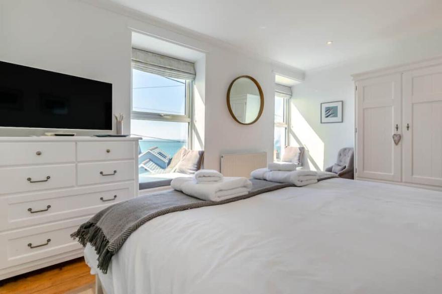 Suffolk Cottage - Two Bedroom House, Sleeps 4