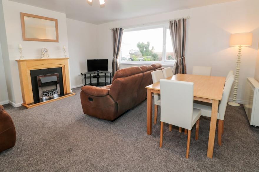 PENTRE IAGO, pet friendly, country holiday cottage in Rhoscolyn