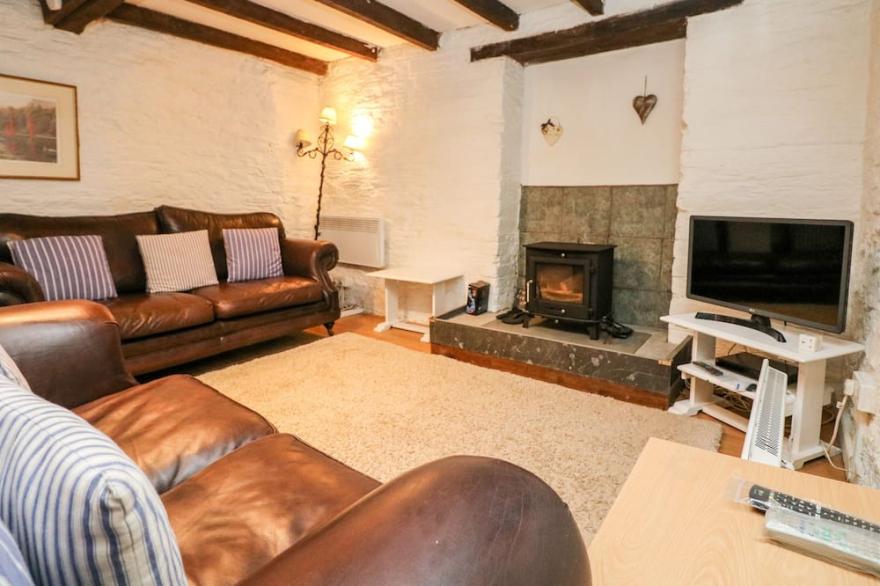 APPLE LOFT, pet friendly, country holiday cottage in Lostwithiel