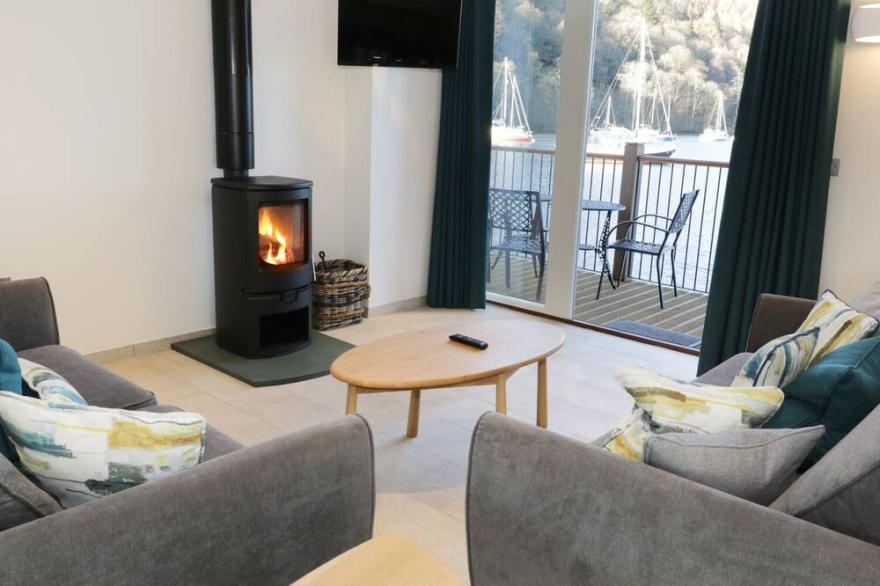 LUND, pet friendly, with open fire in Far Sawrey