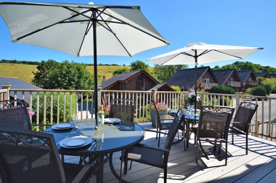 Honeywood - Three Bedroom House, Sleeps 6