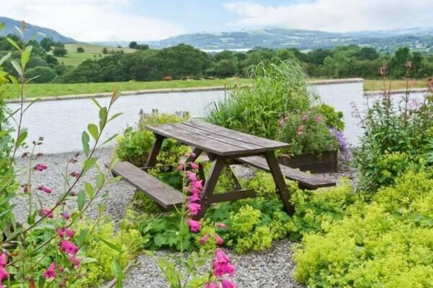 RANDEL, pet friendly, character holiday cottage in Bassenthwaite