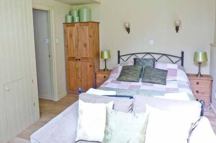 RANDEL, pet friendly, character holiday cottage in Bassenthwaite
