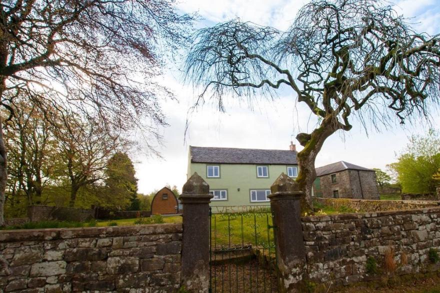 WESTMAINS FARM, family friendly, luxury holiday cottage in Longtown