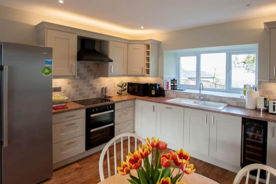 WESTMAINS FARM, family friendly, luxury holiday cottage in Longtown