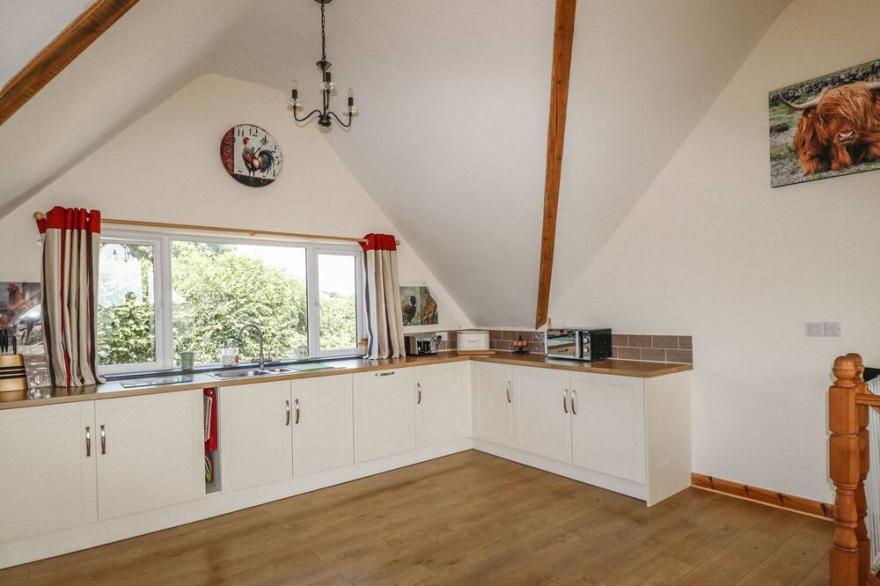 TREVIEW, pet friendly, character holiday cottage in Launceston