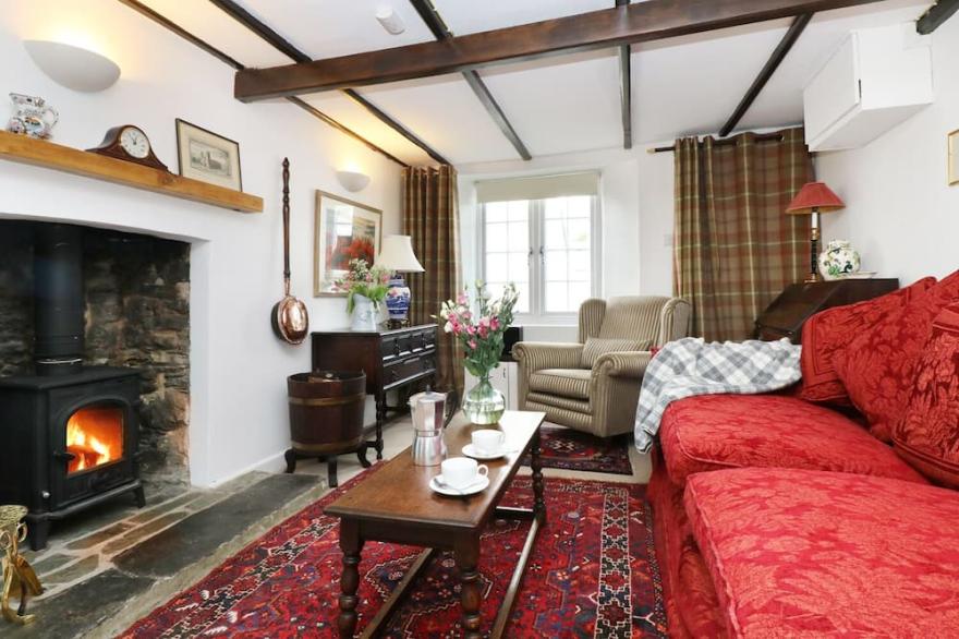 13 CASTLE HILL, pet friendly, with open fire in Lostwithiel