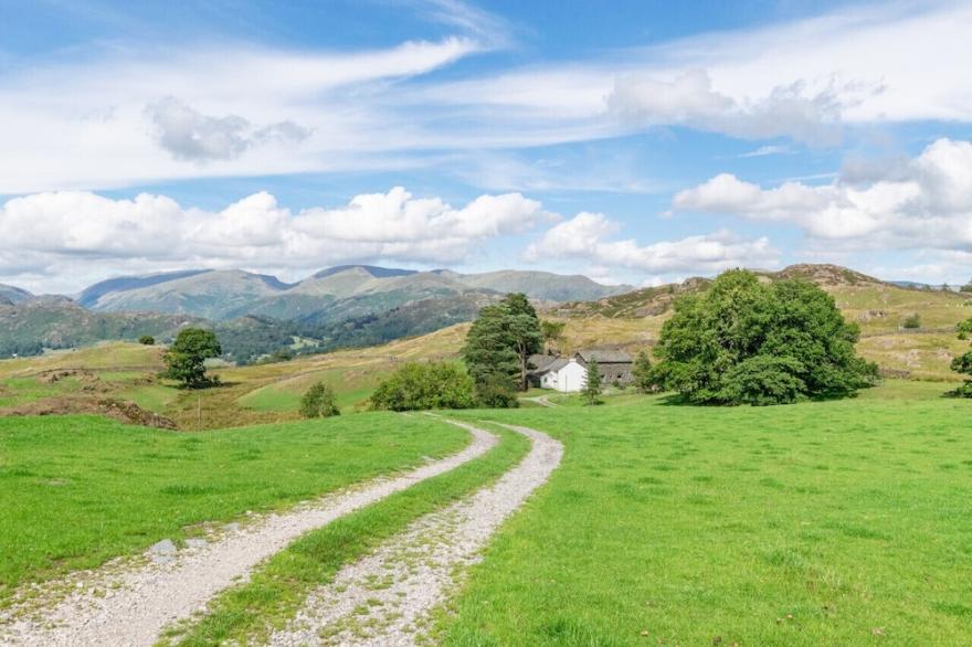 Low Arnside Cottage - Three Bedroom House, Sleeps 6