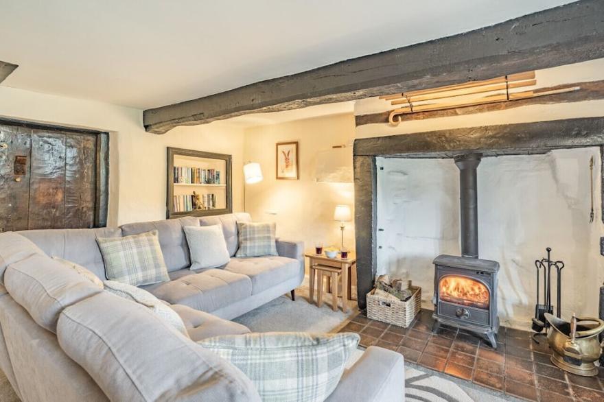 Low Arnside Cottage - Three Bedroom House, Sleeps 6