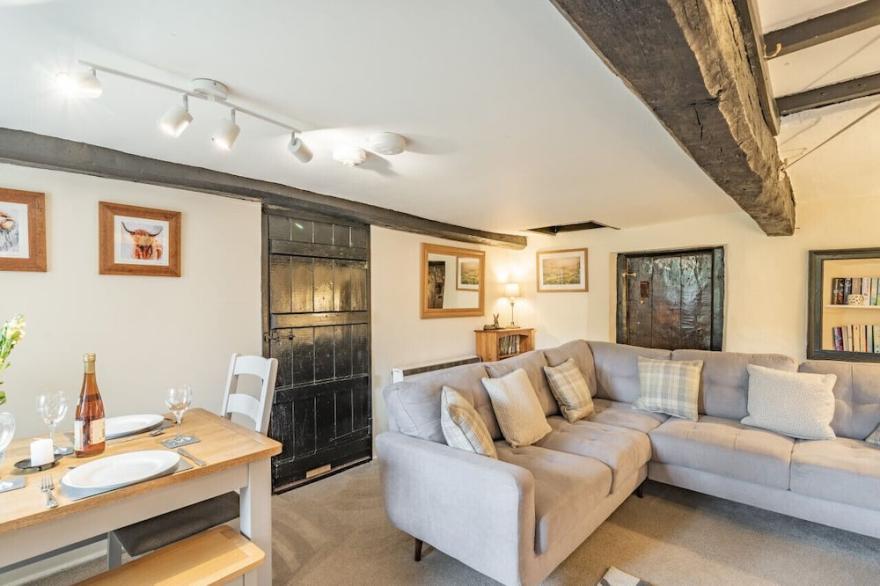 Low Arnside Cottage - Three Bedroom House, Sleeps 6