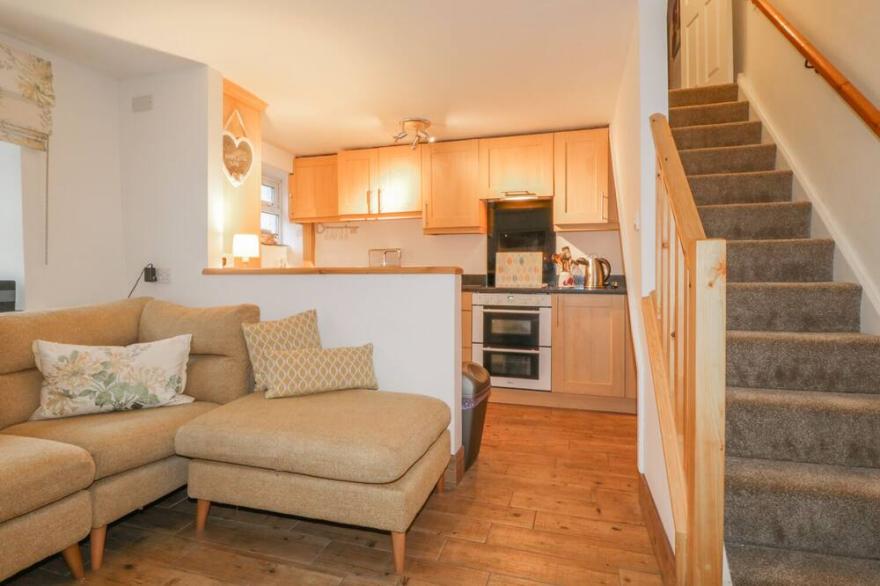 BRIGHAM ROW COTTAGE, pet friendly in Keswick