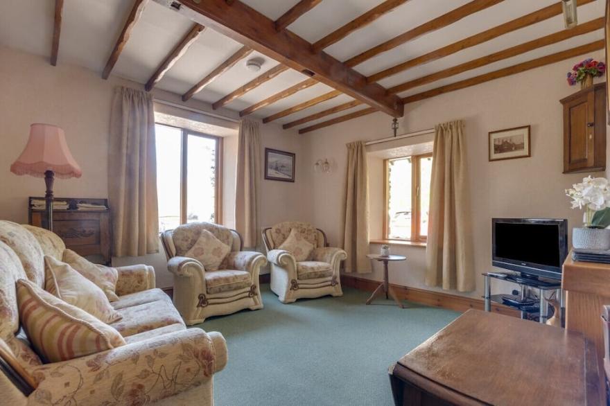 Oak Lodge Cottage - Two Bedroom House, Sleeps 4