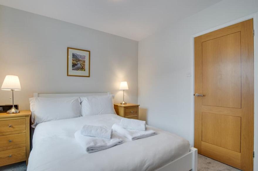 Oakdene Cottage - Three Bedroom House, Sleeps 6