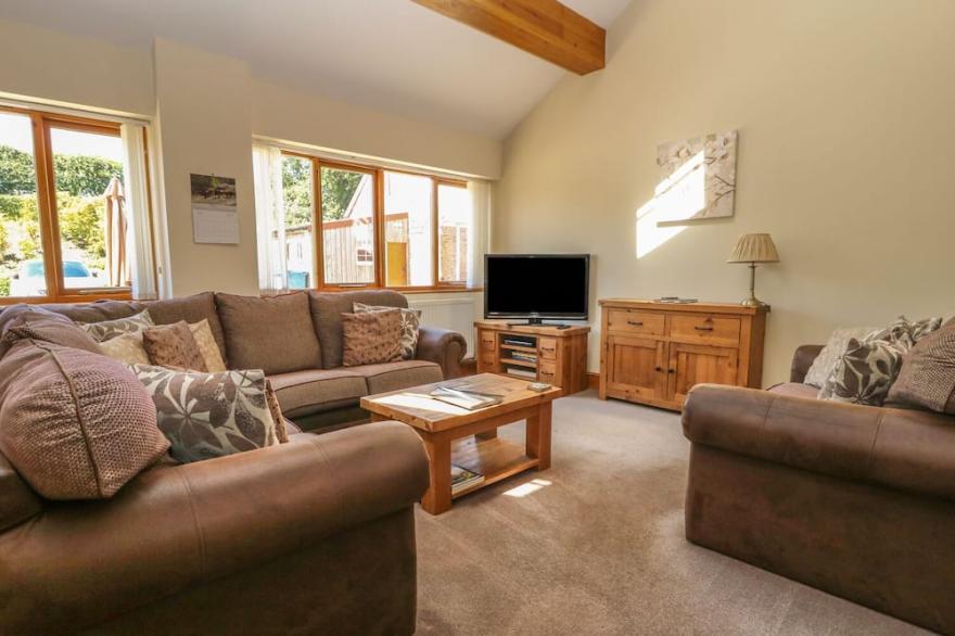 THE GRANARY, family friendly, character holiday cottage in Thirsk