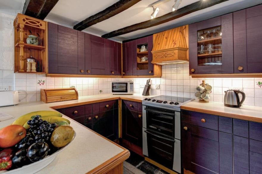 Rose Cottage - Two Bedroom House, Sleeps 4