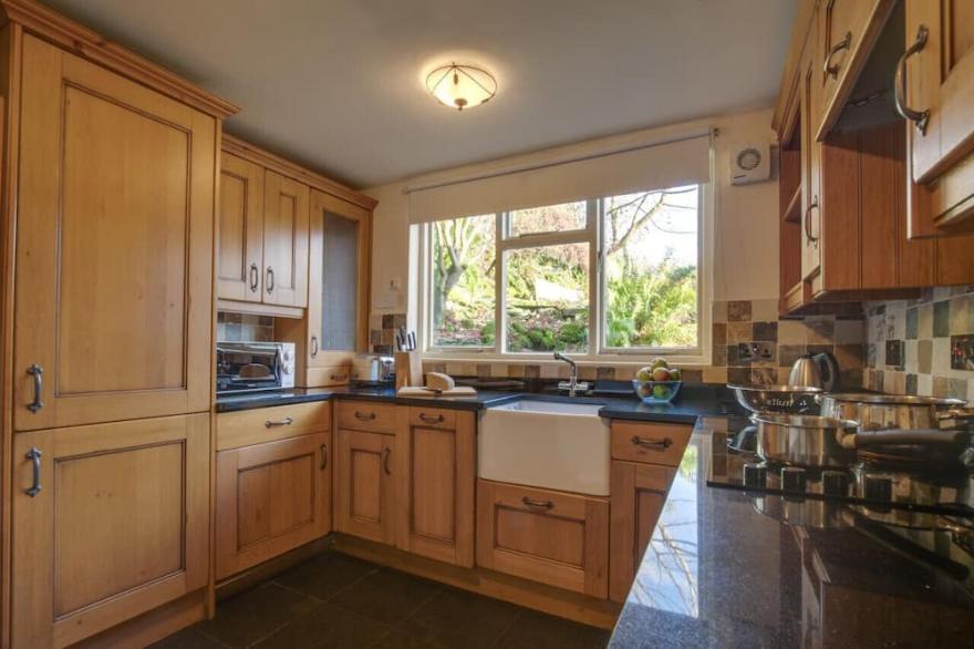 Slaters Cottage - Three Bedroom House, Sleeps 5