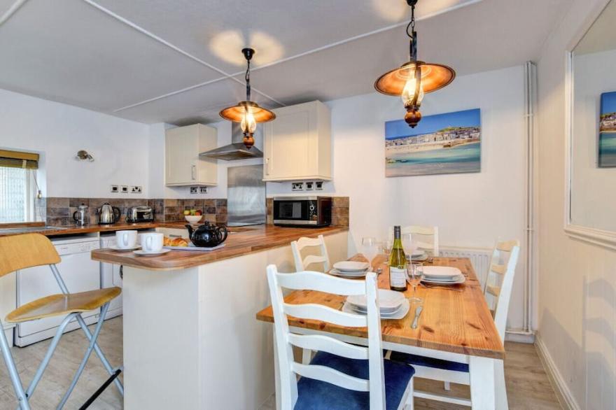 Mary Anne Sailors - Three Bedroom House, Sleeps 5