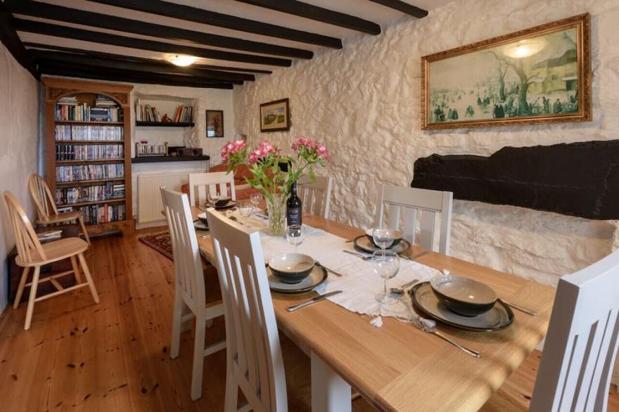 Ysgubor Bach - Four Bedroom House, Sleeps 8