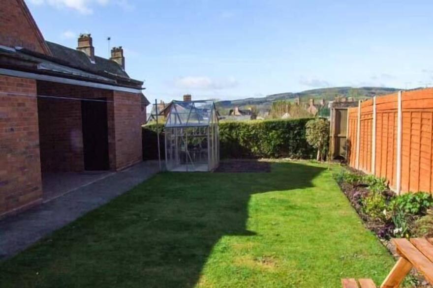 HARRIS HOUSE, family friendly, with a garden in Ludlow
