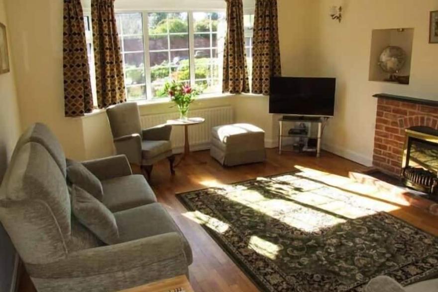 HARRIS HOUSE, family friendly, with a garden in Ludlow