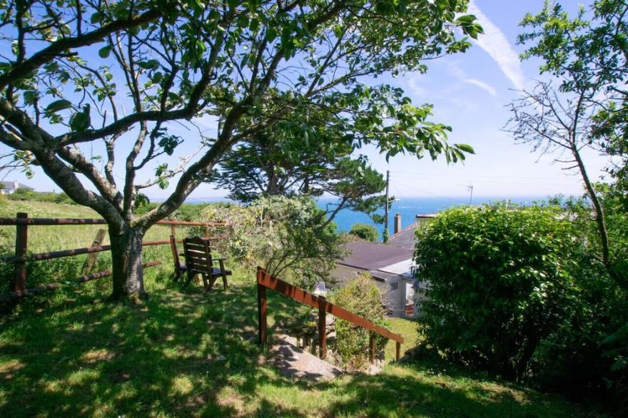 Tamarisk - Three Bedroom House, Sleeps 6