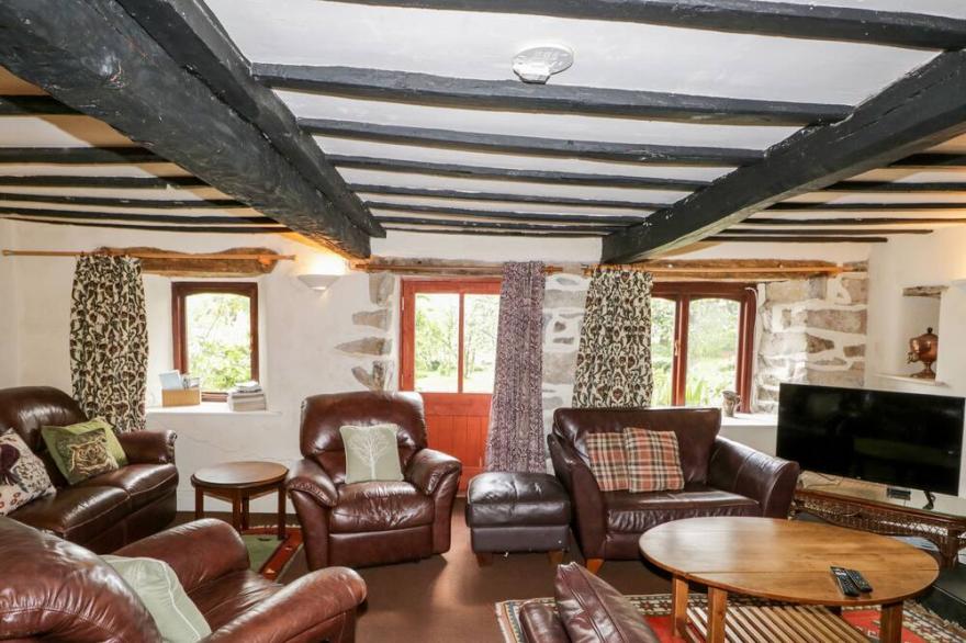 MOSS SIDE FARM COTTAGE, pet friendly in Broughton-In-Furness