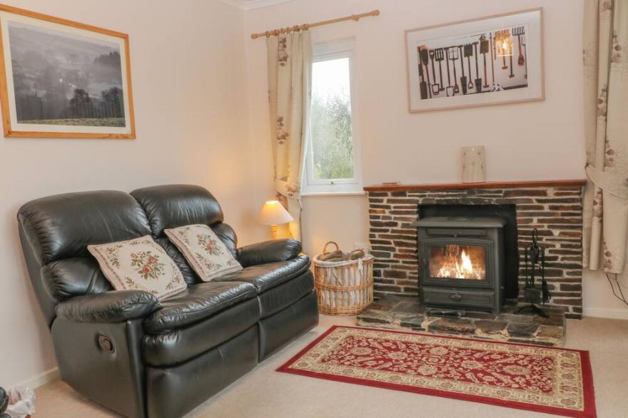 ORCHARD END, family friendly, character holiday cottage in Launceston