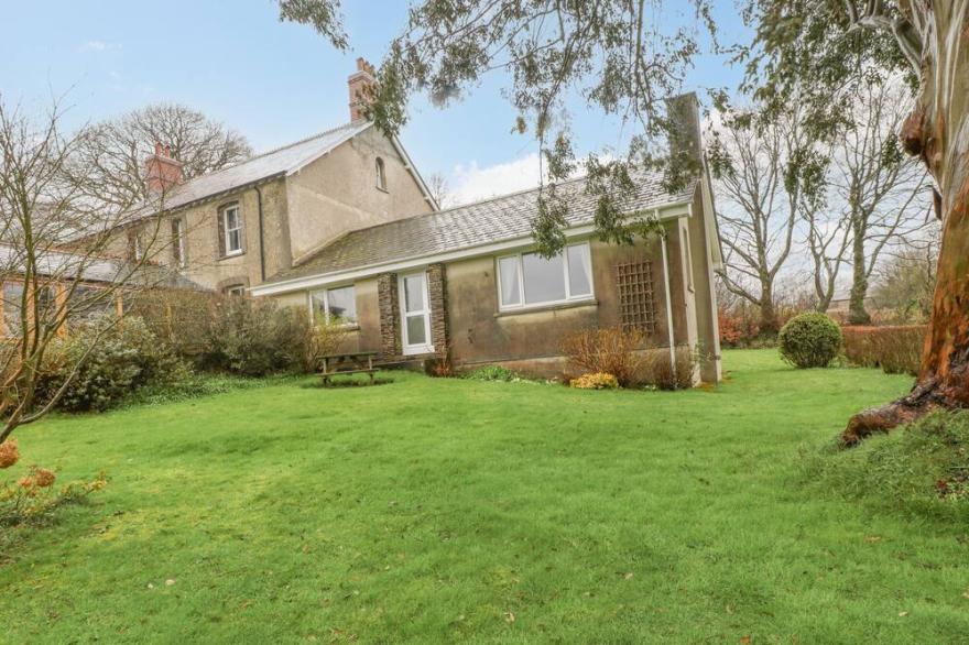 ORCHARD END, family friendly, character holiday cottage in Launceston